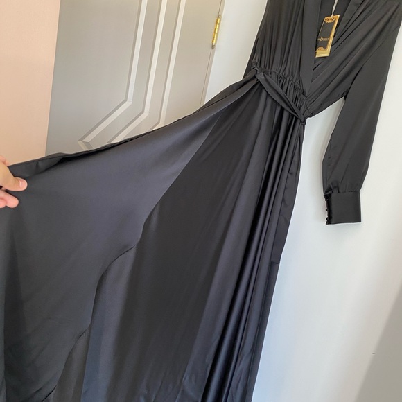 Satin dress - Picture 2 of 3